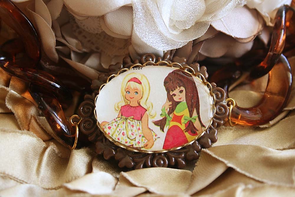 Tutti and Chris (barbie's sister and her friend) necklace
