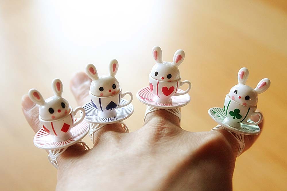 Alice in Wonderland Rabbit teacup ring