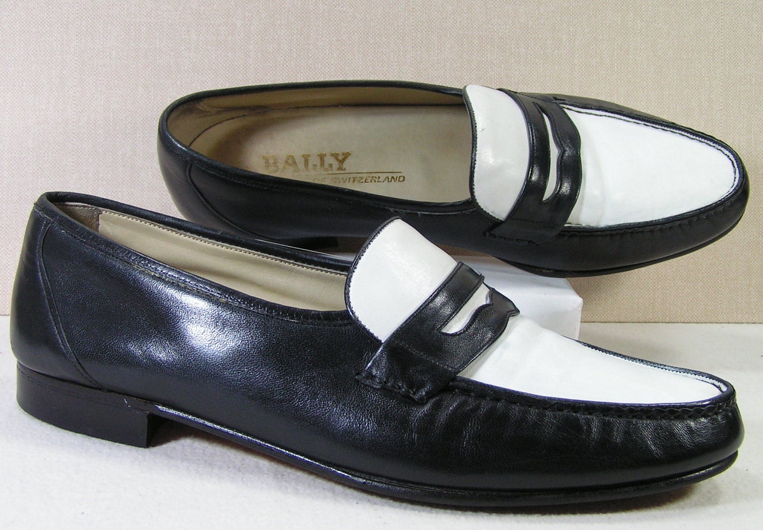 bally blue white dress shoes mens 11 M D loafers leather vintage