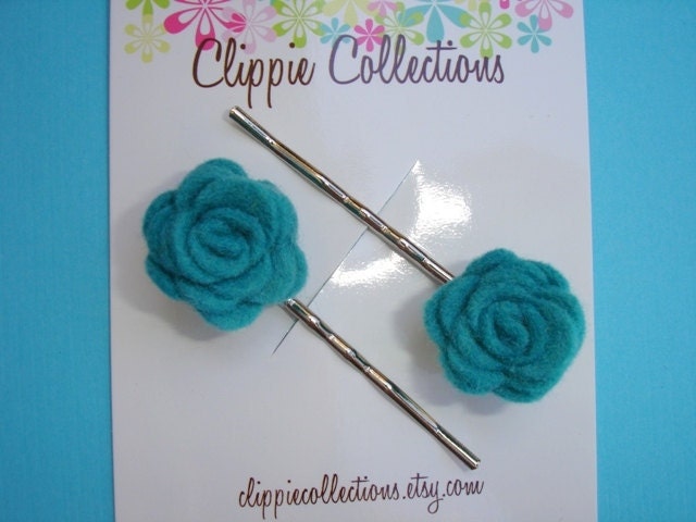 Clearance SALE - Pair of Peacock (dark turquoise) Mini Posies - Ladies' Wool Felt Flower Bobby Pins