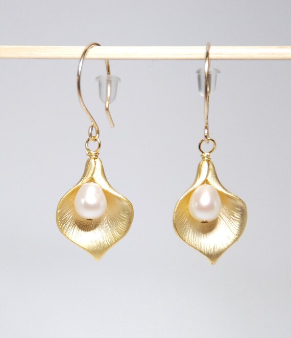 Calla lily earrings
