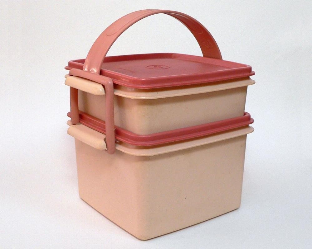 Vintage pink Tupperware bento box lunchbox by VioletQVintage