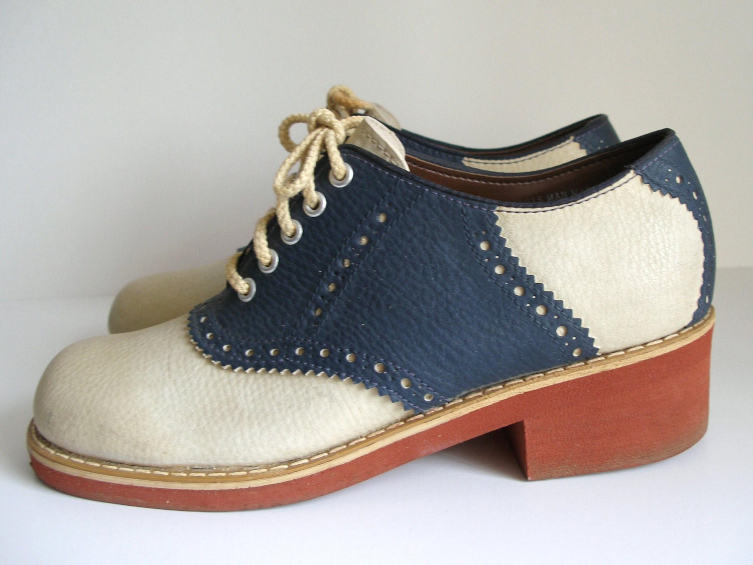 Vintage Navy Blue & Cream Saddle Shoes - Oxford School Girl Style Sz 7.5 / 8