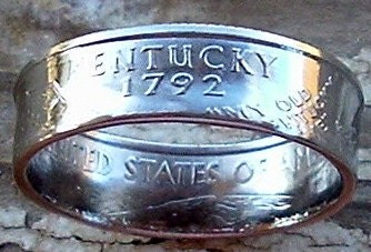 2001 Kentucky State Quarter Coin Ring in a size 7 1/2