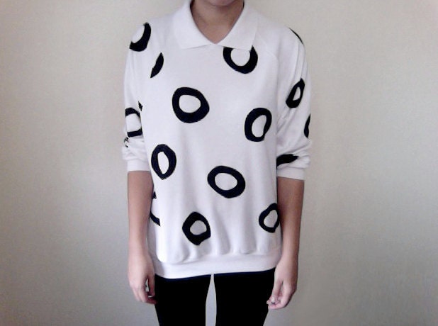 Vintage Black & White Graphic Top w/ Rings / Dots - Medium
