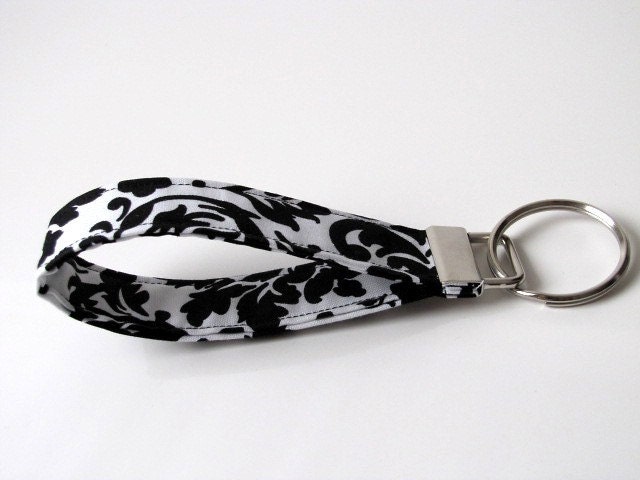 Black/White Damask Key Loop