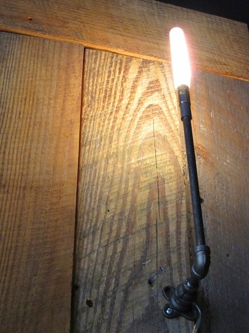 Long Arm Pipe-Light