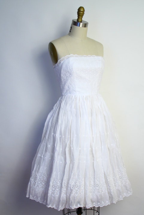 Vintage 50s Wedding Dress - White Eyelet Embroidered Strapless Party Dress