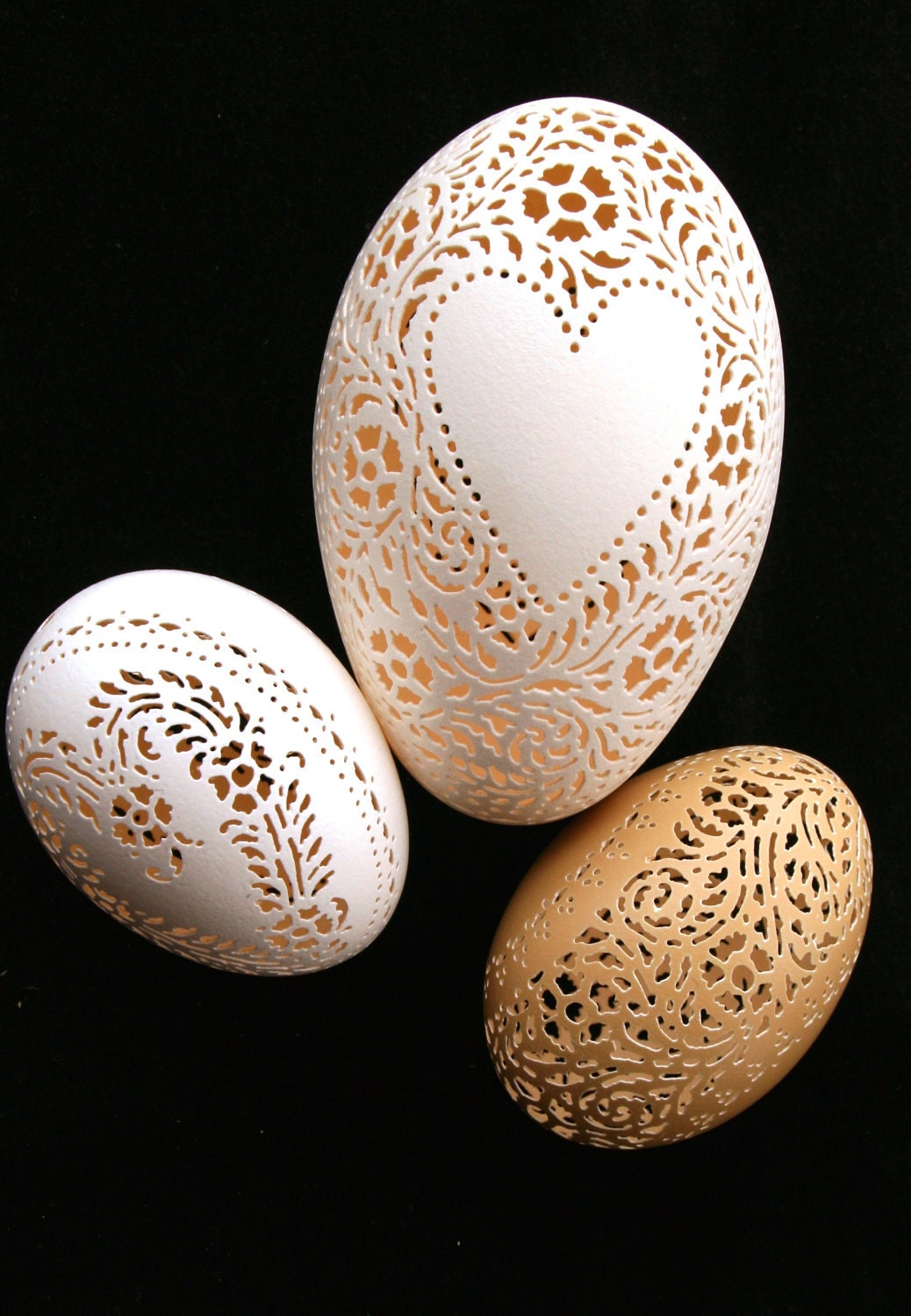 Hand Carved Victorian Lace Goose Egg: Heart