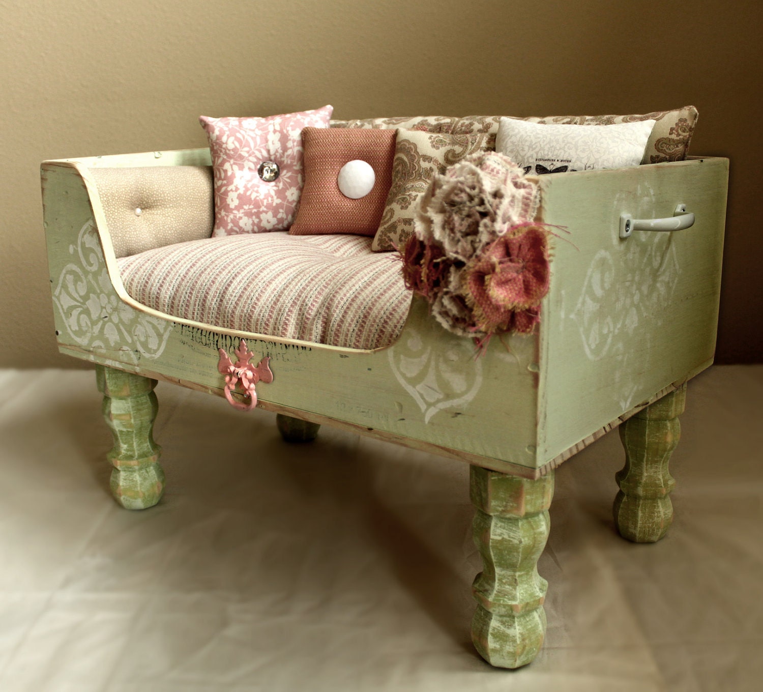 Green and Pink Dog Bed, Cat bed, Isabel Luxury Pet Lounger