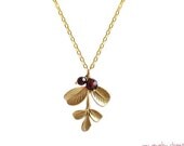 Fallin leaves with garnet necklace in 18k vermeil gold
