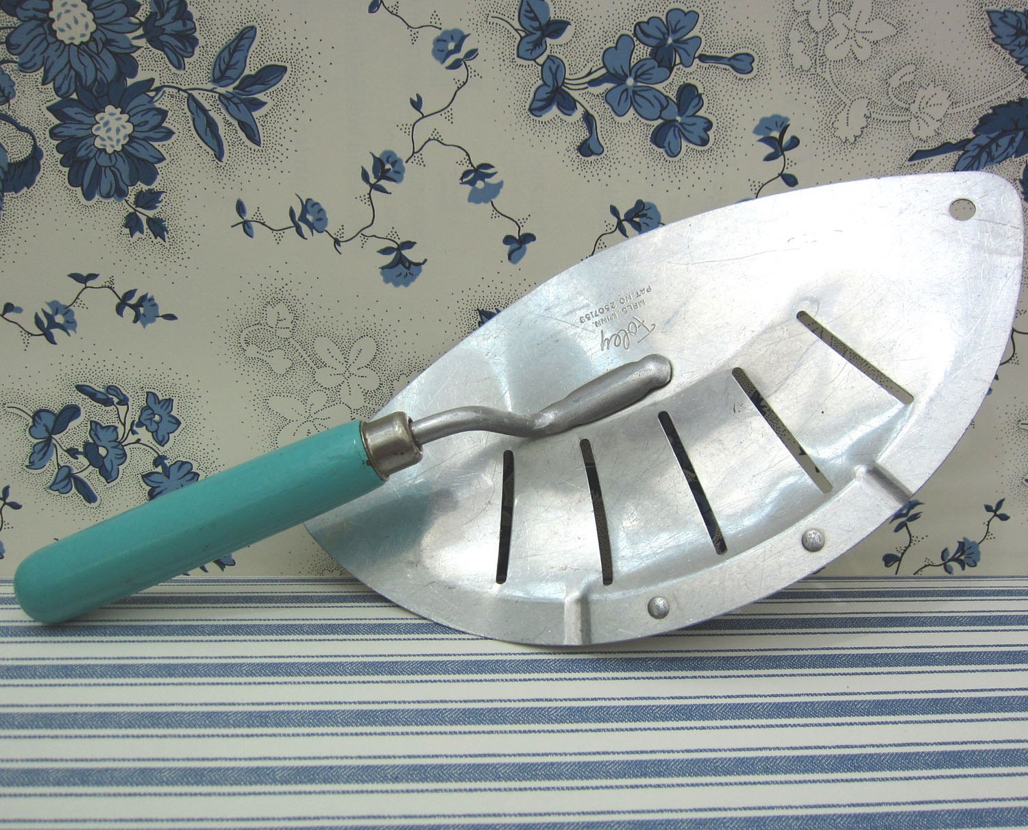 Vintage Foley Pot/Pan/Skillet Strainer - Aluminum and Aqua Blue Wood Handle