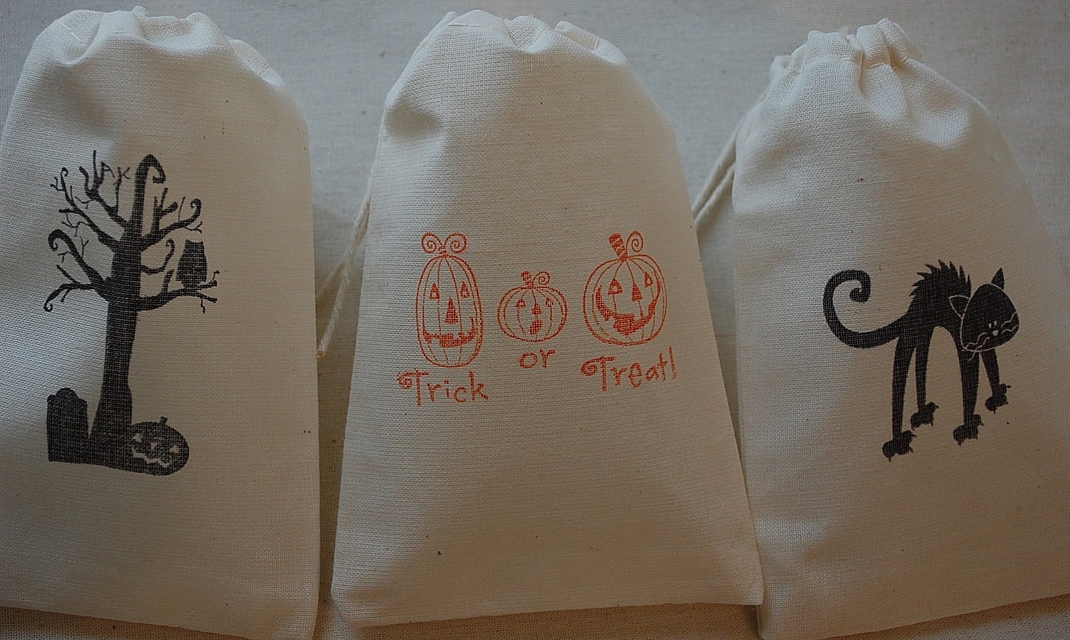 30 HalloweenTrick or Treat organic muslin cotton Favor Gift Bags 4x6 Il_570xn
