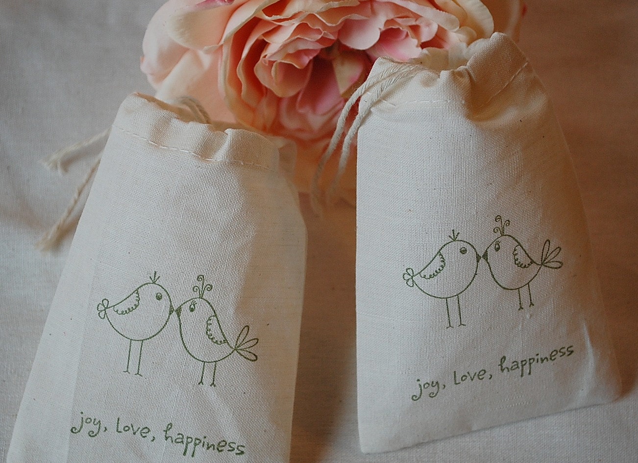 50 Wedding Organic Muslin Cotton Favor Gift Bags - Lovebirds Kissing joy, love, happiness 3x5 inch Il_570xn