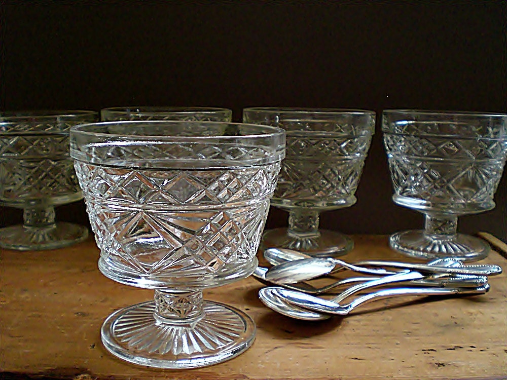 Hazel Atlas Glass Stemmed Dessert Bowls, Ice Cream bowl