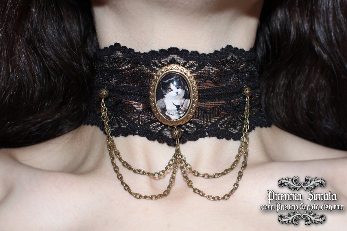 Miss Carlota Princes cat  - Choker