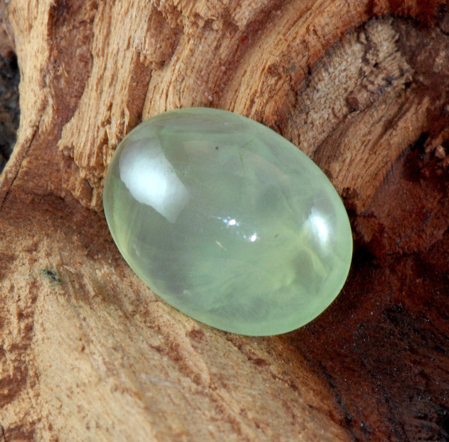 Prehnite oval cabochon gemstone 15.08 cts