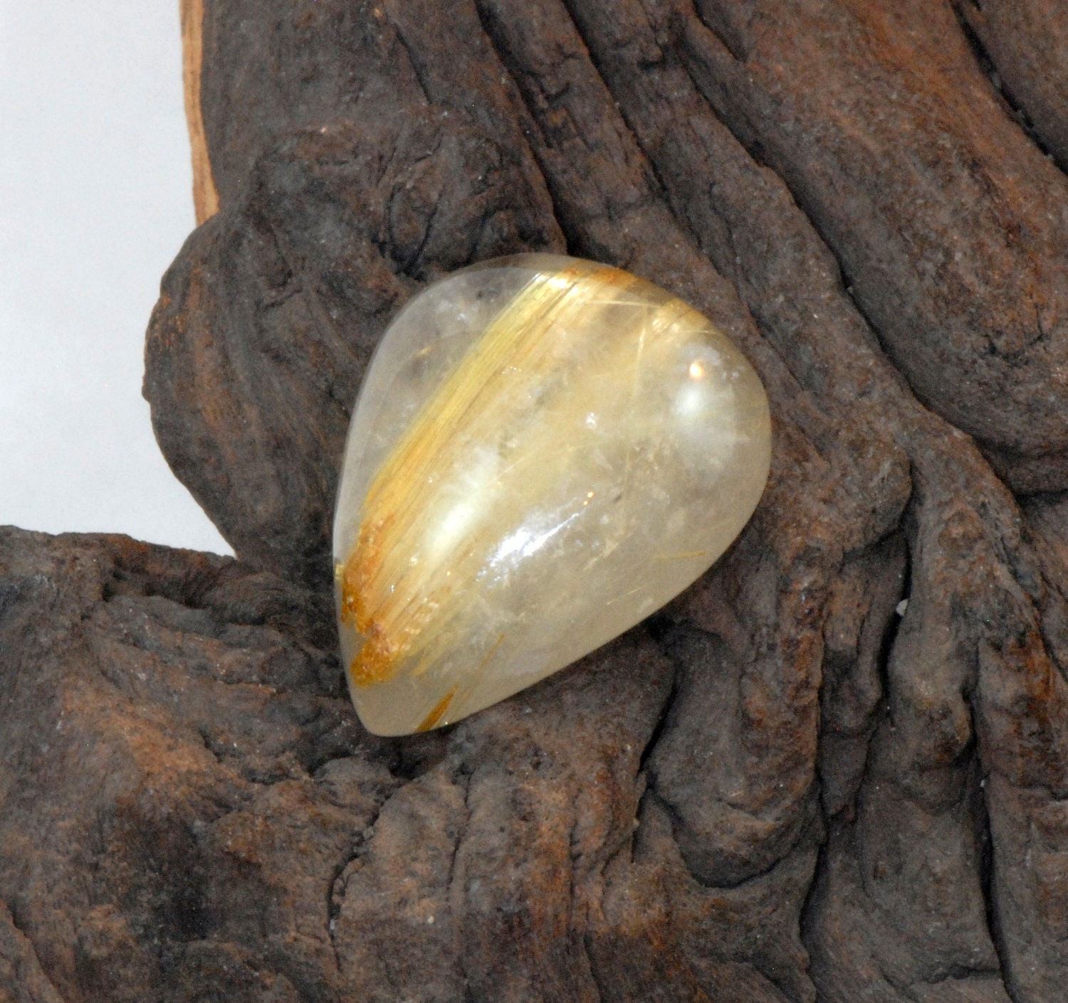 Gold Rutilated Quartz cabochon gemstone 32.65 cts