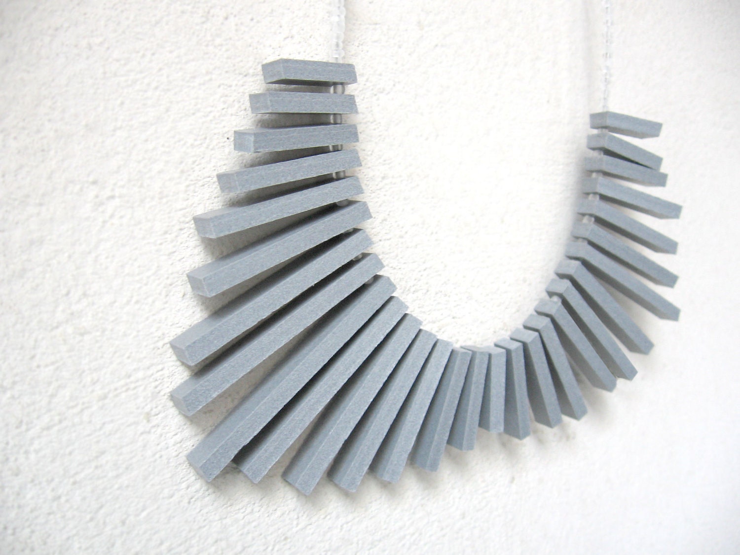 grey sticks with white round beads necklace - pergamondo