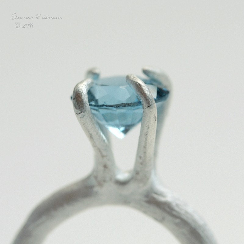 T14 Organic Bezel Ring with Aquamarine