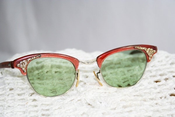 Red Frame Green Lens Cat Eye Sunglasses........I.2