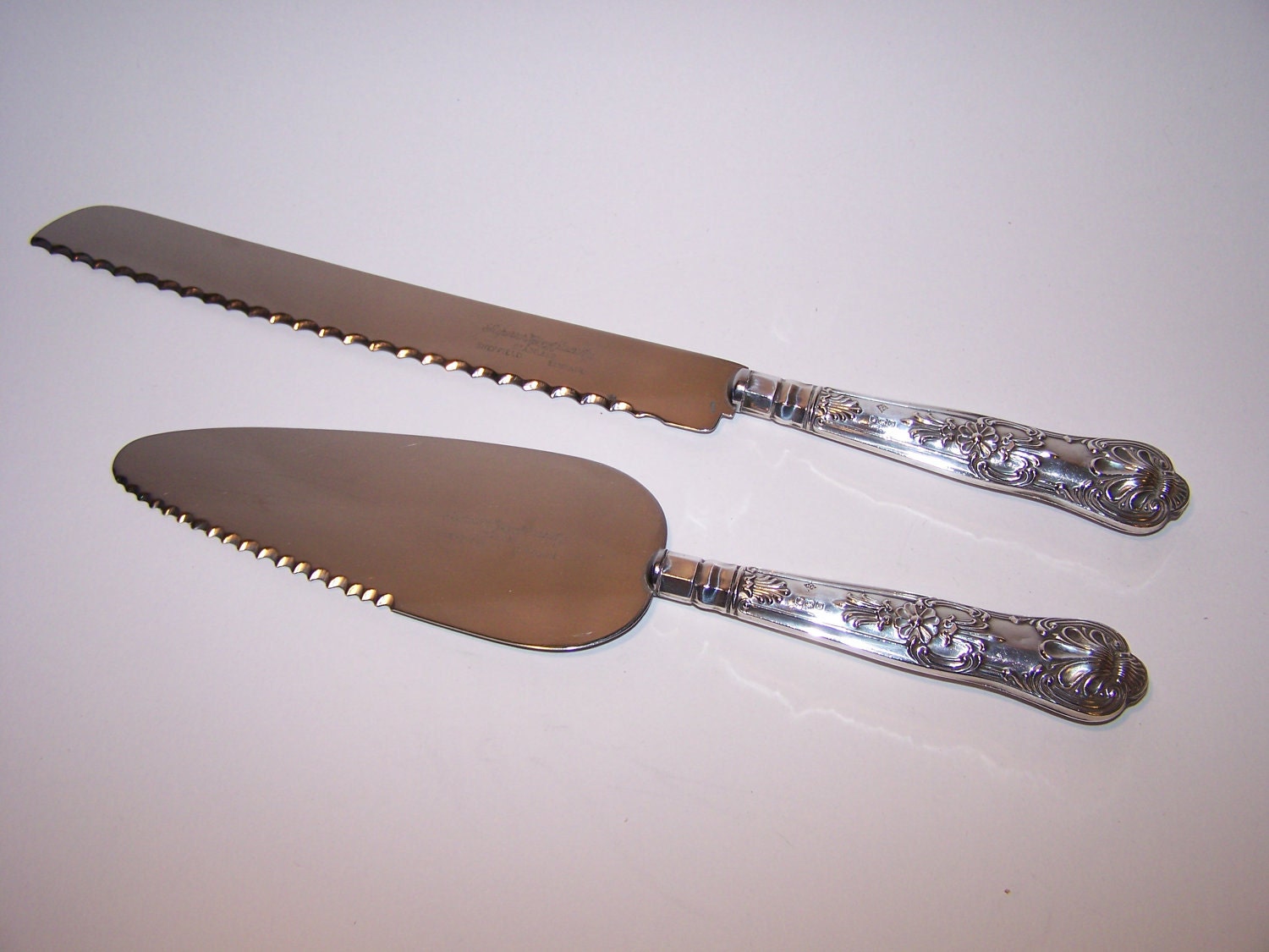 Sterling Silver Handled Pastry Server & Bread Knife Superb Quality Hallmarked c1961 Harrison Brothers Brucut