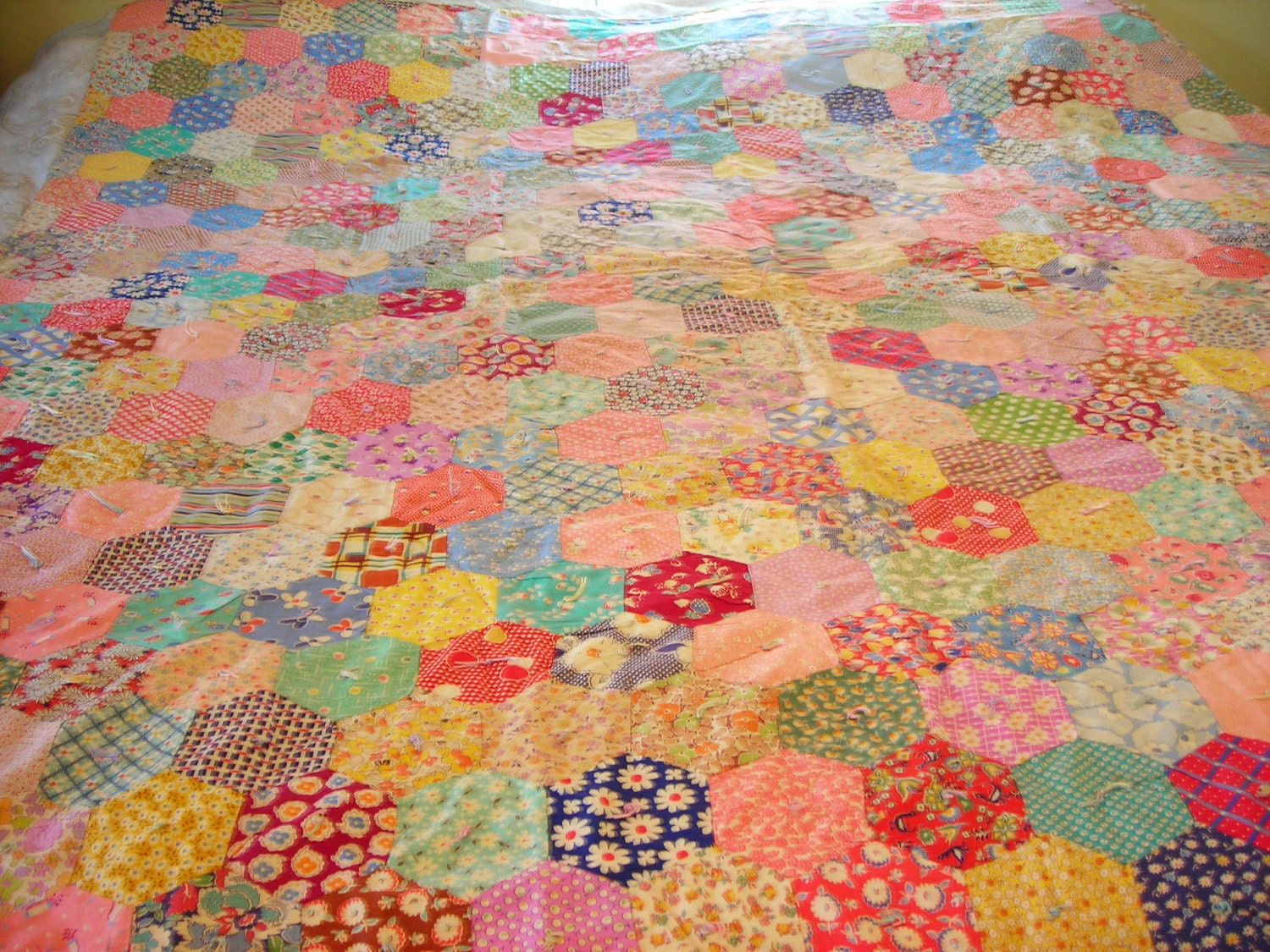 Superb Vintage Honeycomb Hexagon 1930's Quilt Colorful Fabric
