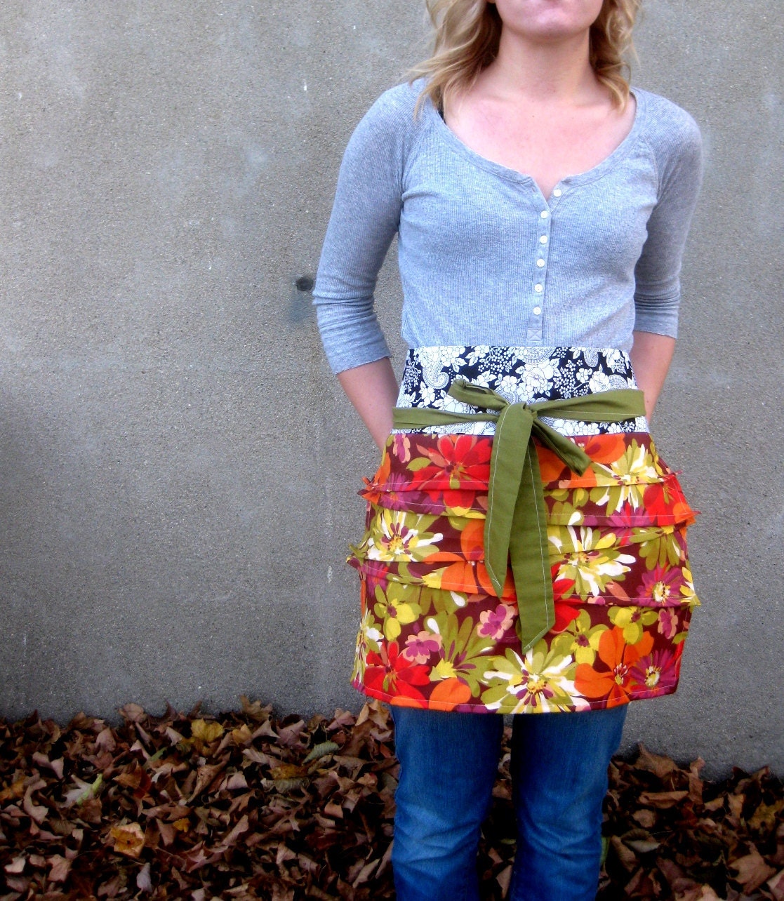 Women's Half Apron in Phoebe