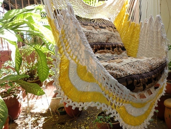 Beige and yellow Sitting Hammock with Fringe, Hanging Chair Natural Cotton and Wood