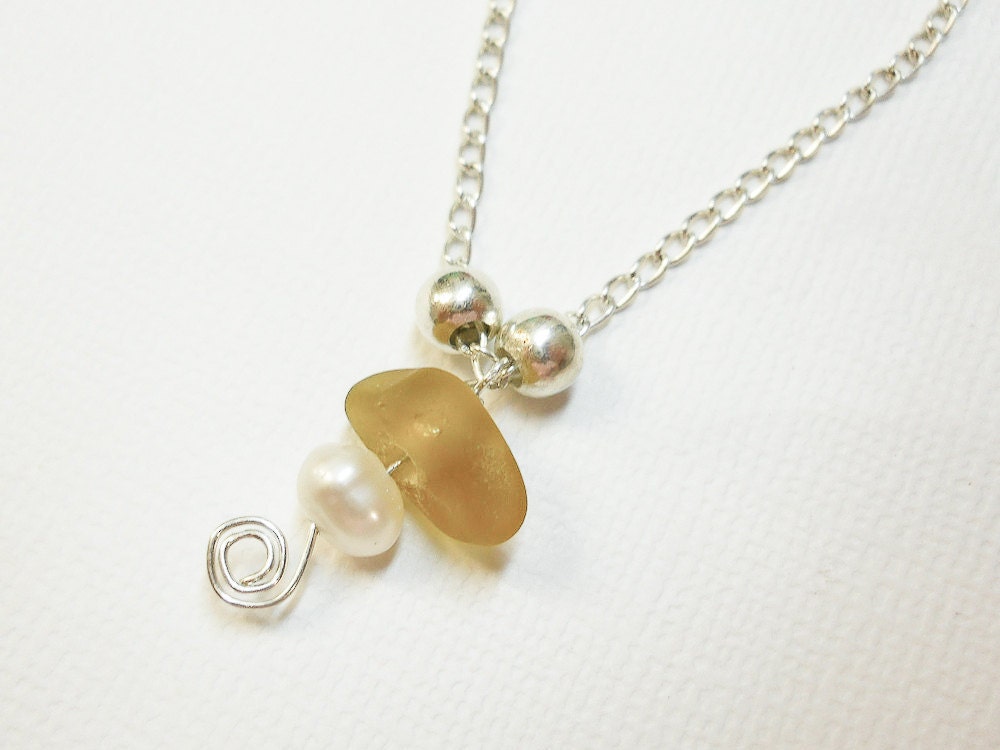 18 Inch Genuine Beach Glass Necklace In Earthy Citron