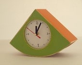 desk clock green BujACZEK