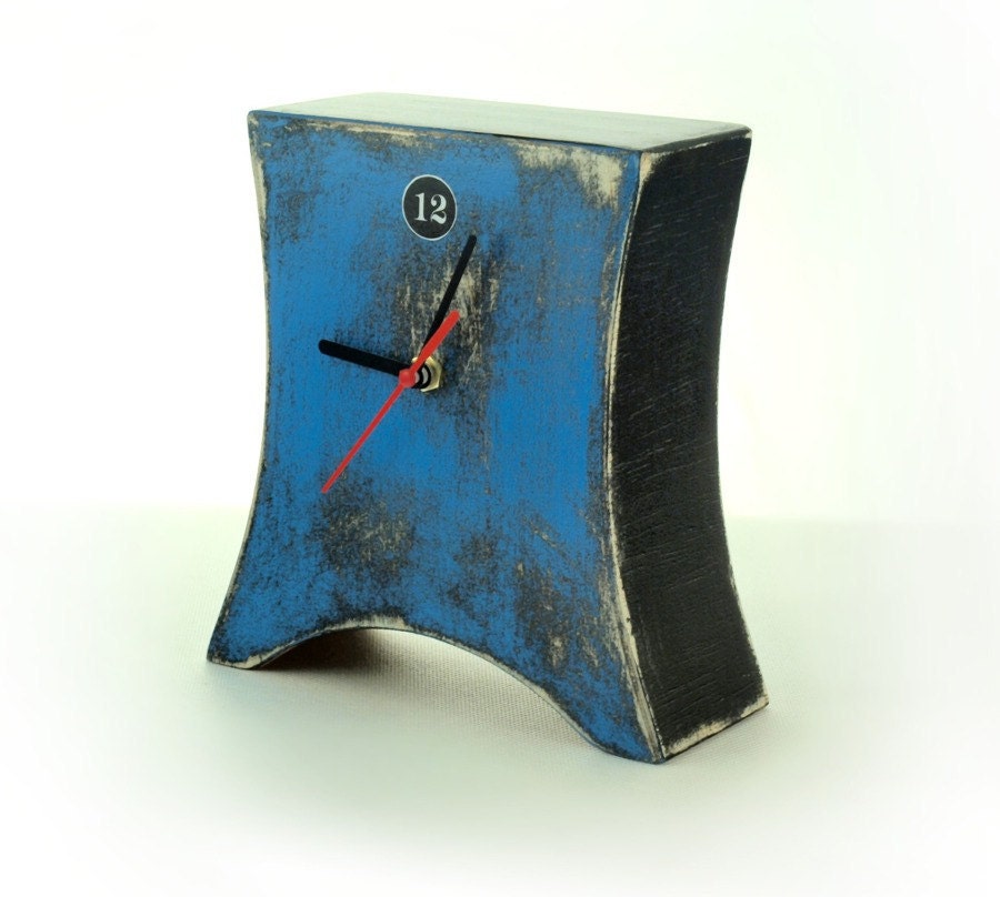 SALE - oldE ARrOW clock BLUE black