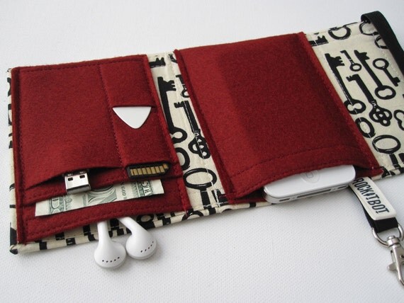 Nerd Herder gadget wallet in Locksmith for iPod, Android, iPhone, guitar picks, IDs, credit cards