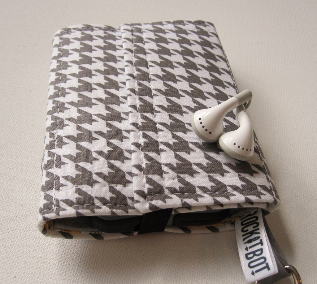 Nerd Herder gadget wallet in Pert Peony for iPod, Droid, iPhone, camera, earbuds, SD cards, USB, extra batteries, guitar picks,