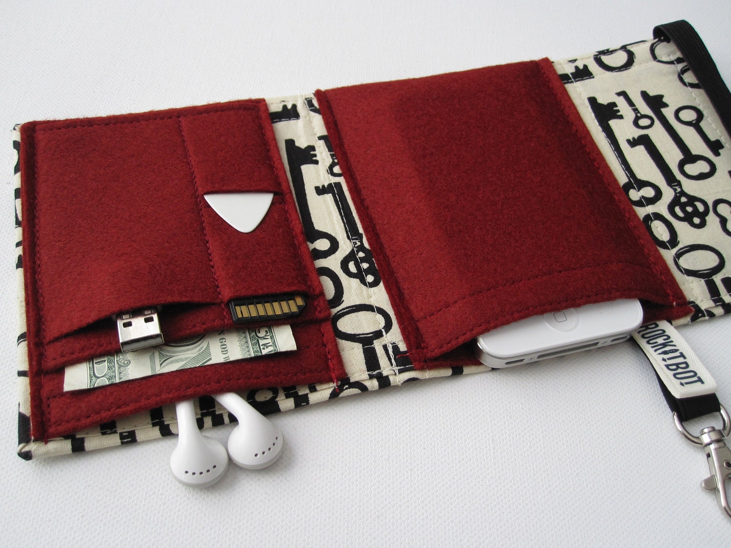 Nerd Herder gadget wallet in Locksmith for iPod, Android, iPhone, guitar picks, IDs, credit cards