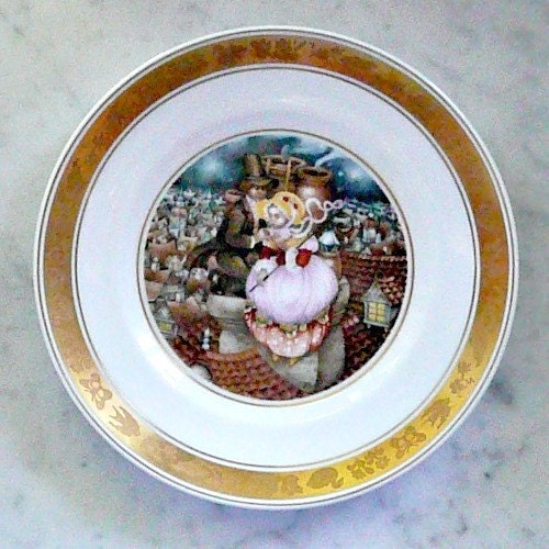 Shepherdess and The Chimney Sweep PLATE, Hans Christian Andersen, Royal Copenhagen, Gorgeous Gold Border with Birds, Butterflies, Flowers