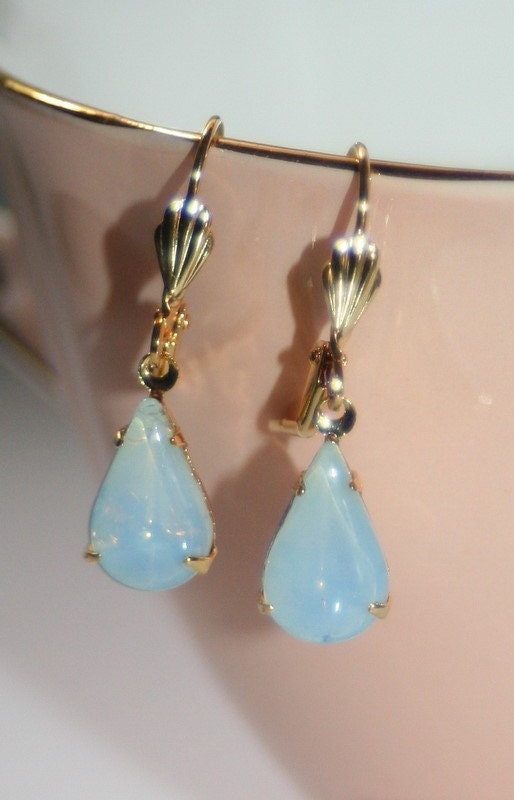 Vintage 1950s Sabrina blue opaline glass pear gold earrings