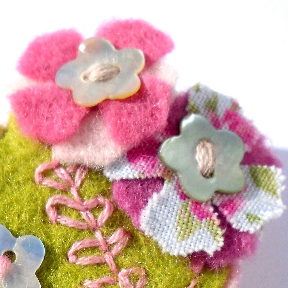 Handmade vintage shabby chic brooch