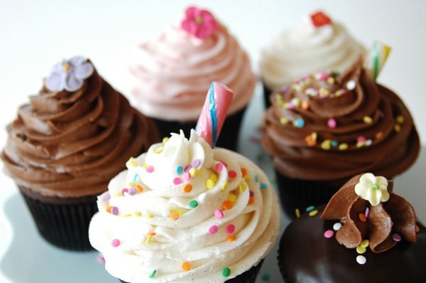 Cupcake Factory Fragrance Oil 1 oz. Great scent for candles or soapmaking