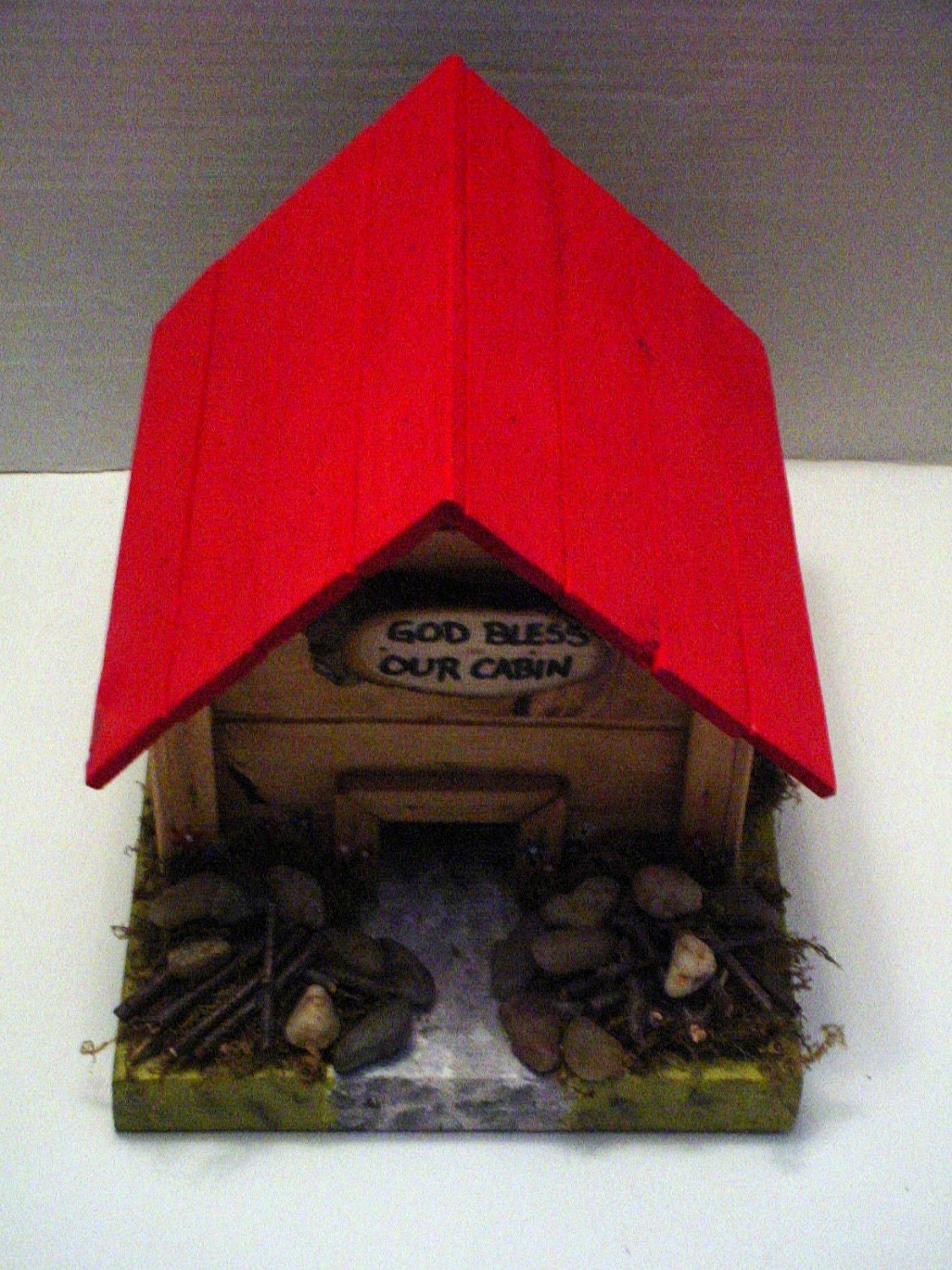 Log Cabin Birdhouse
