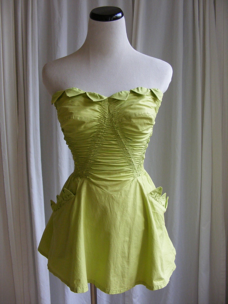 1950's CATALINA green strapless swimsuit. Skirt, ruching, pockets, boned, triangle trim. Pin Up, Burlesque, Rockabilly Xmas resort.