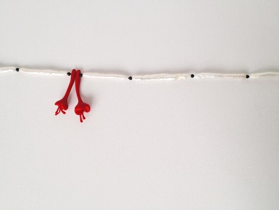 nO.181 'red long flowers between stick pearls' necklace