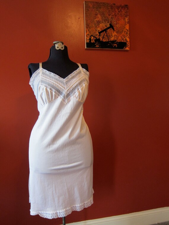 Full slip 48 PLUS SIZE 3x white lace PINUP by RadioRadioVintage