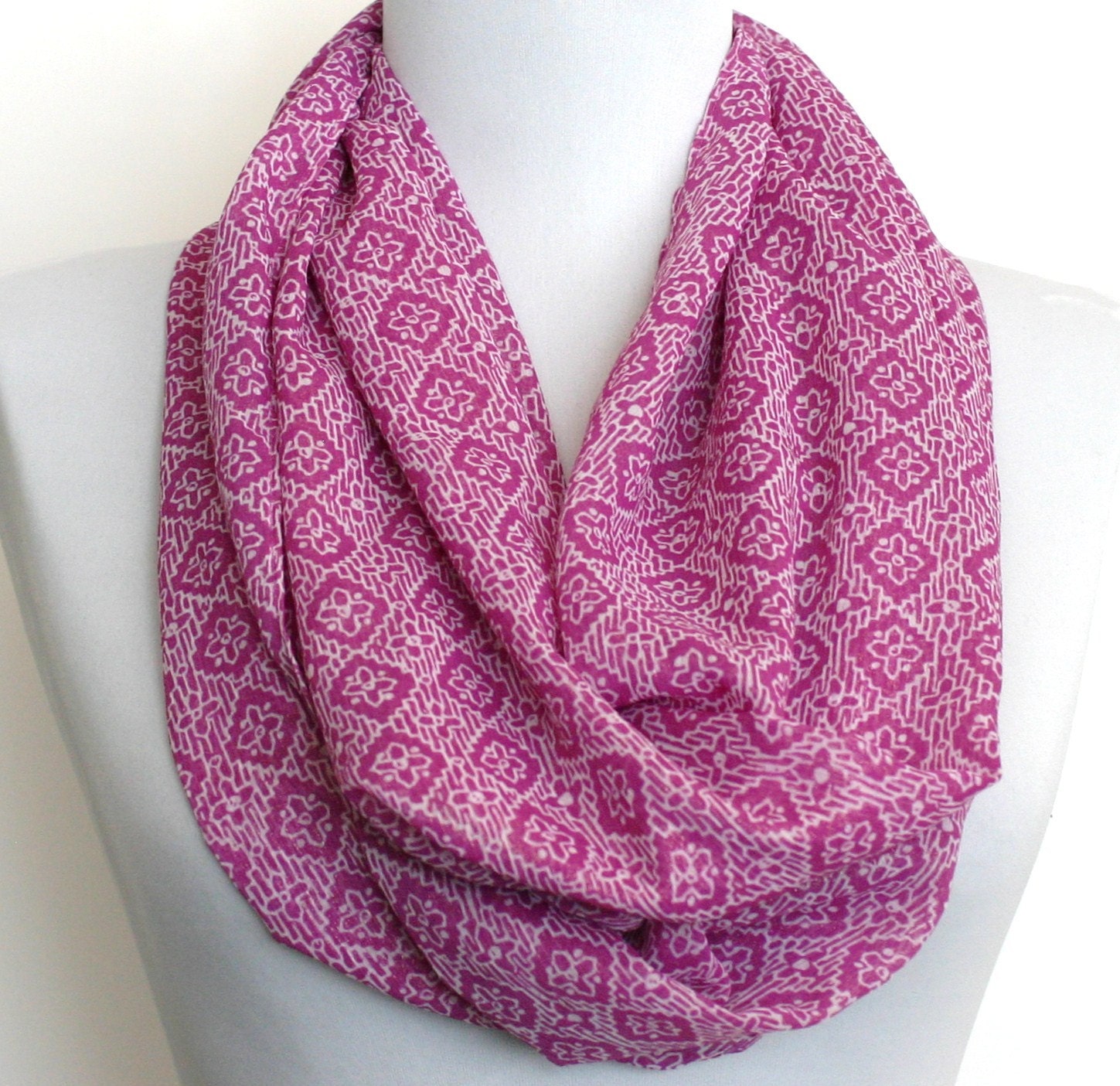Infinity Scarf in Lilac and White Chiffon, Loop Scarf, Eternity Scarf, Circle Scarf