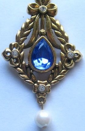 20 Percent Off  Vintage Avon Large Blue Rhinestone Pendant Necklace