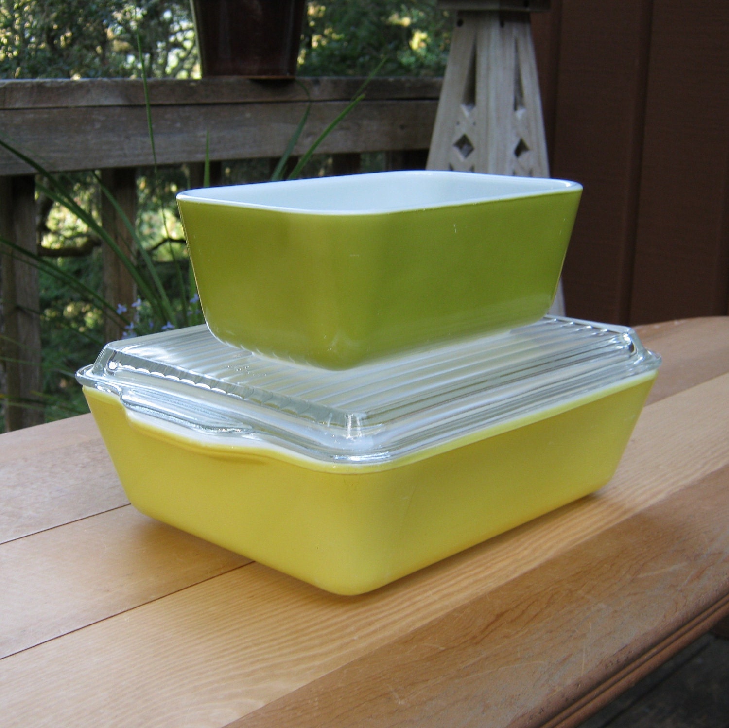 Pair of Pyrex Refrigerator Dishes in Green and Yellow