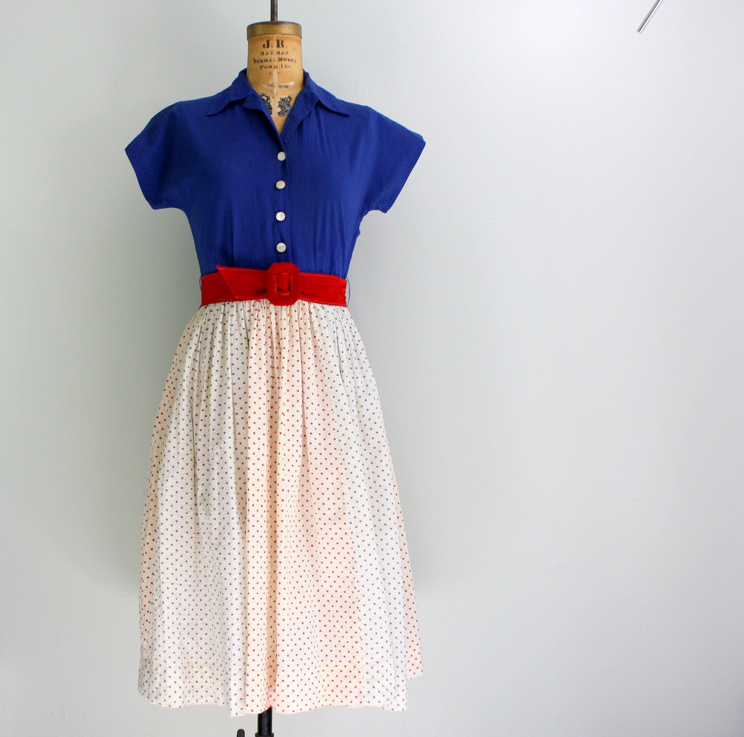 1940s dress / 1940s red white and blue dress / 4th of July dress / small dress