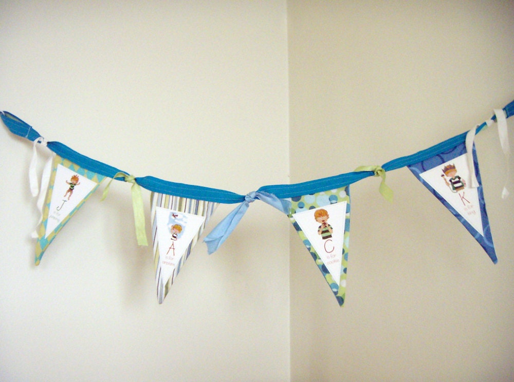 Custom Boy Bunting, Personalized Garland, Banner - 5-6 flags, Birthday Party, Children's Room, Nursery, Baby Shower,