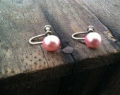 vintage pink pearl earrings / JULIA / 1950s