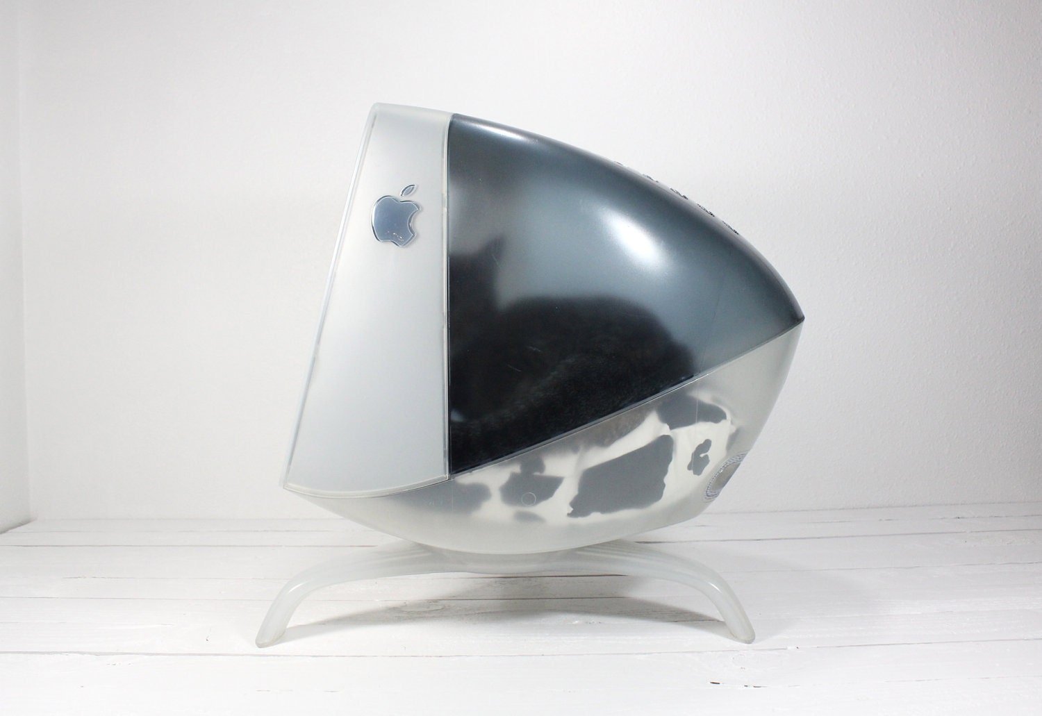 Upcycled Apple Computer Pet Bed